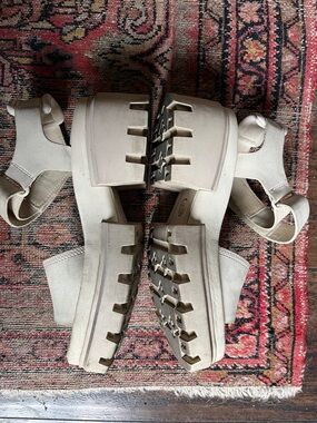 Timberland off white Chunky Platform Sandals with Logo Accent